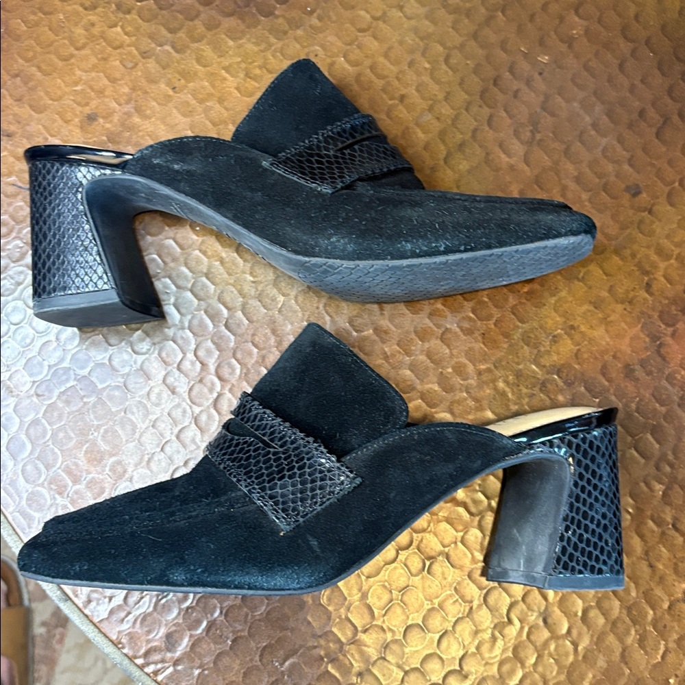 NYDJ Clara Suede Heeled Penny Mules in black/ Size 8M - Picture 3 of 6